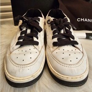 Chanel  Logo Mania White & Black sneakers 20P size 35